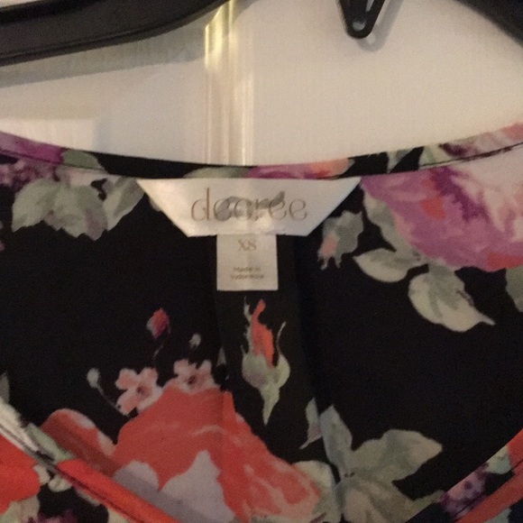 Beautiful Black Floral Blouse - Picture 2 of 4